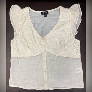 Bwear Cream Lace Flutter Sleeve Button-Front Blouse